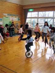一輪車