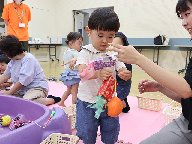 親子体操教室「コアラくらぶ」の様子